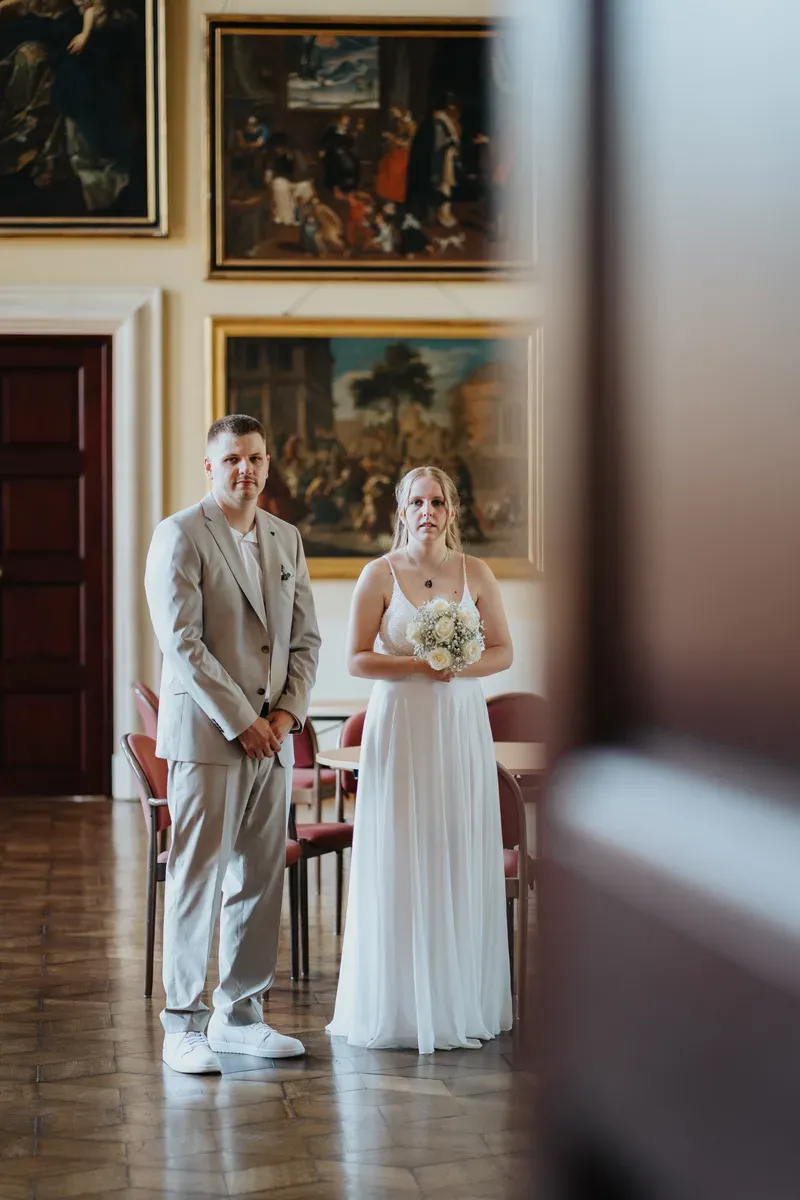 Reportage-Foto der standesamtlichen Trauung von Kimberley und Jan-Niklas auf Schloss Birlinghoven (Bild 11)