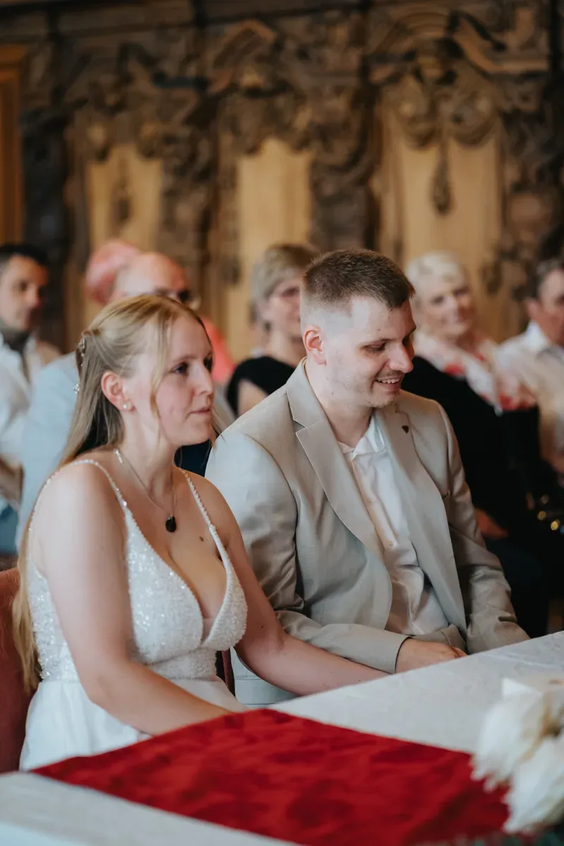 Reportage-Foto der standesamtlichen Trauung von Kimberley und Jan-Niklas auf Schloss Birlinghoven (Bild 15)