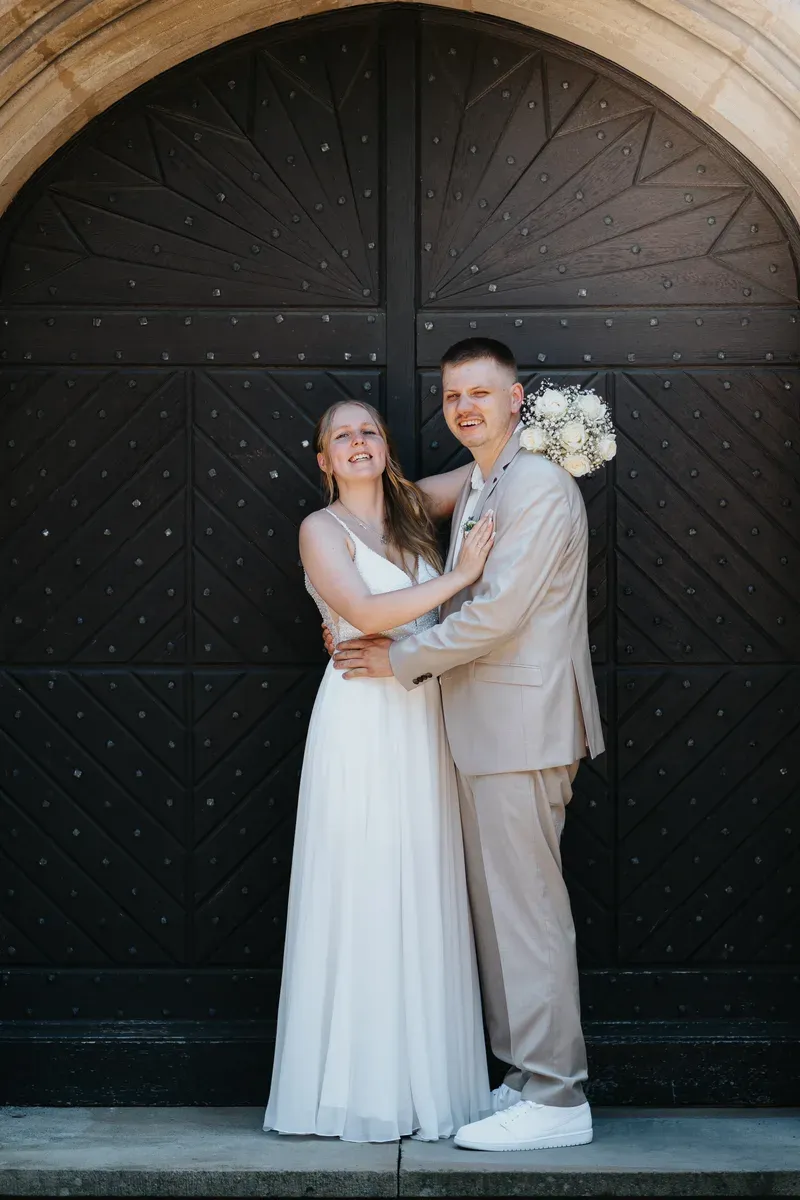 Reportage-Foto der standesamtlichen Trauung von Kimberley und Jan-Niklas auf Schloss Birlinghoven (Bild 18)