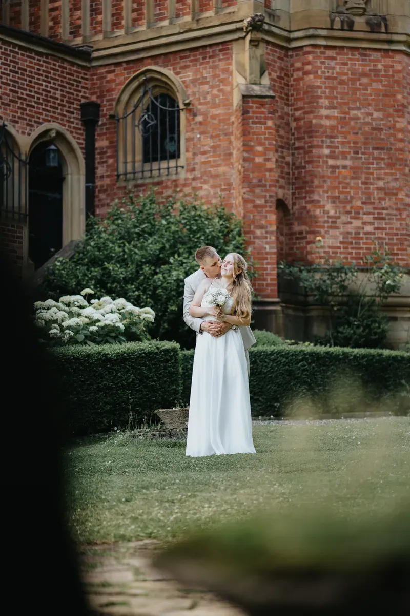 Reportage-Foto der standesamtlichen Trauung von Kimberley und Jan-Niklas auf Schloss Birlinghoven (Bild 19)