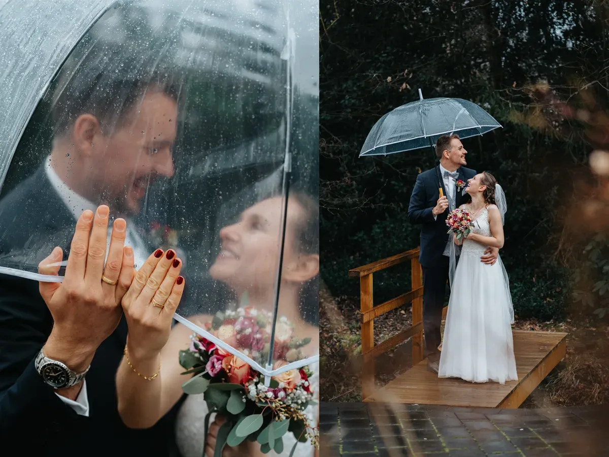 Brautpaar mit Regenschirm auf einer nassen Brücke