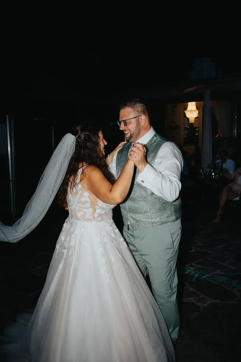Reportage-Foto der Hochzeit von Lena und Flo im Klosterhof Seligenthal in Siegburg (Bild 011)
