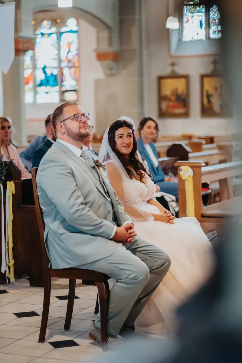 Reportage-Foto der Hochzeit von Lena und Flo im Klosterhof Seligenthal in Siegburg (Bild 053)