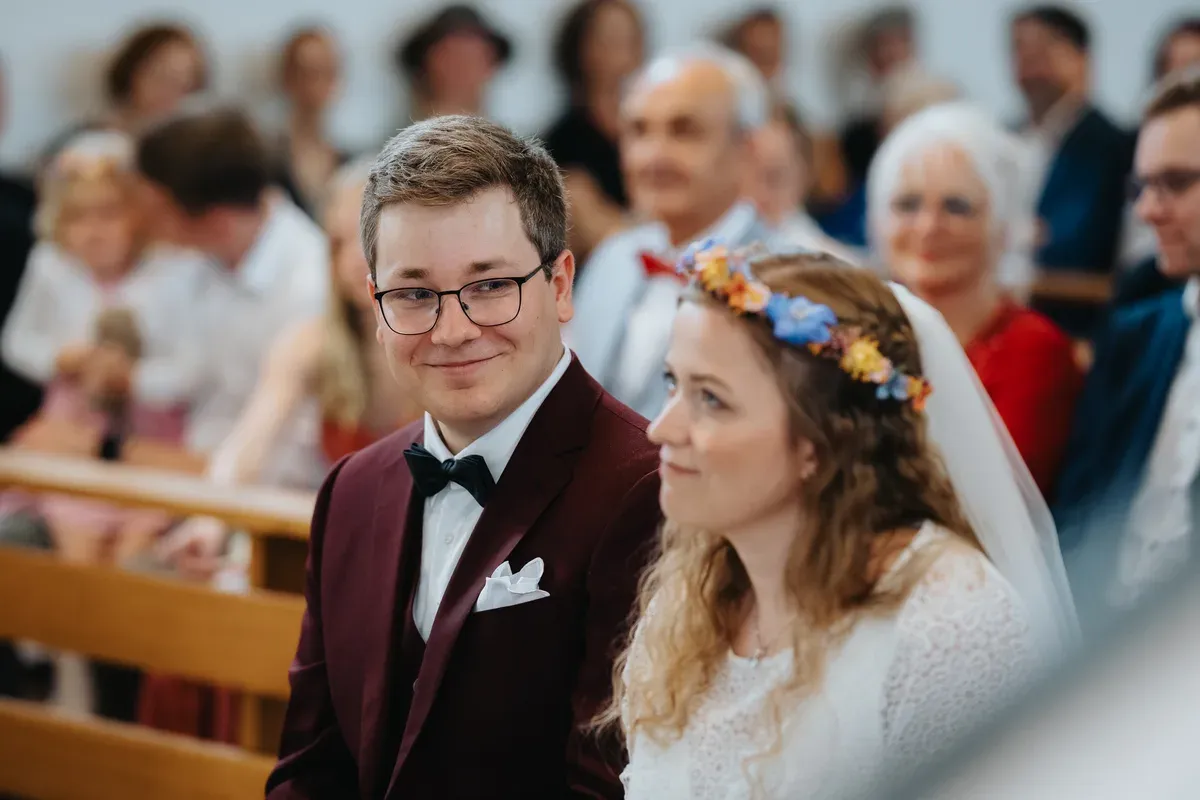 Reportage-Foto der kirchlichen Hochzeit von Anton und Clara im Katholisch-Sozialen Institut Siegburg (Bild 13)