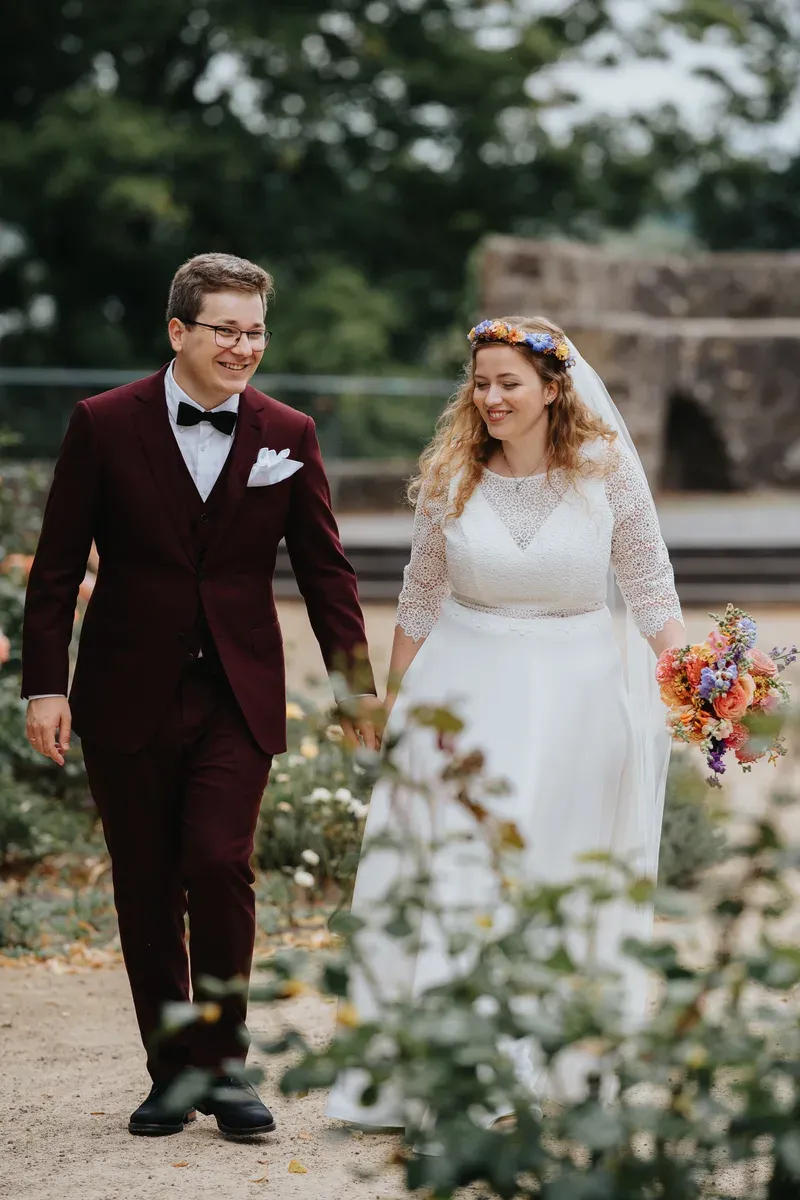 Reportage-Foto der kirchlichen Hochzeit von Anton und Clara im Katholisch-Sozialen Institut Siegburg (Bild 36)