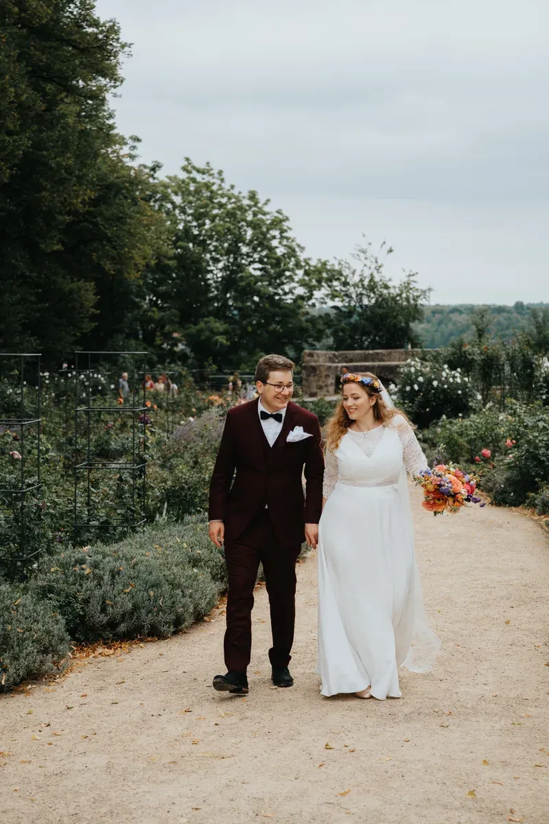 Reportage-Foto der kirchlichen Hochzeit von Anton und Clara im Katholisch-Sozialen Institut Siegburg (Bild 39)