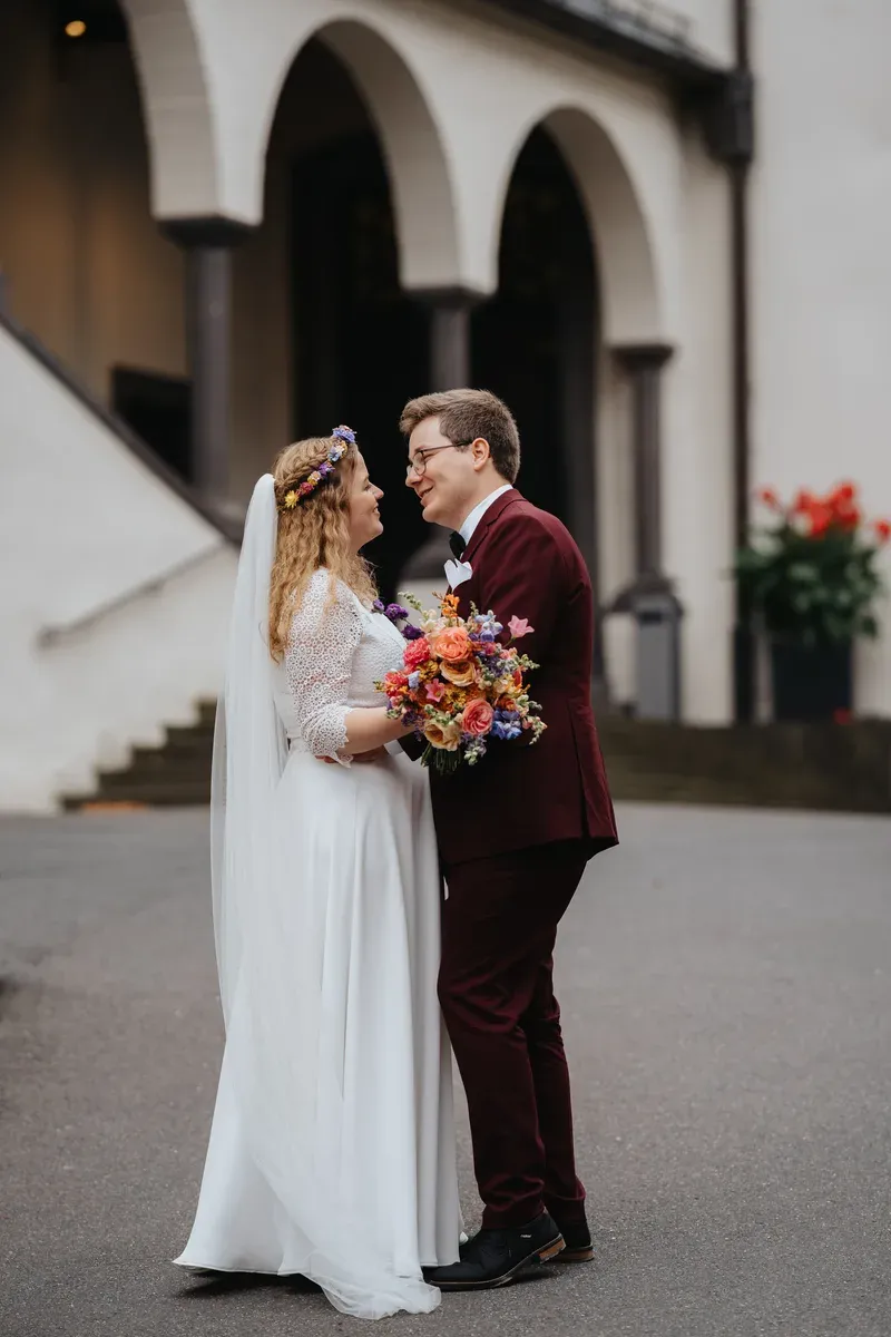 Reportage-Foto der kirchlichen Hochzeit von Anton und Clara im Katholisch-Sozialen Institut Siegburg (Bild 40)