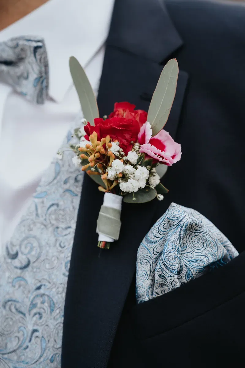 Reportage-Foto der standesamtlichen Winterhochzeit von Denise und Tobi in der Niederpleiser Mühle (Bild 03)