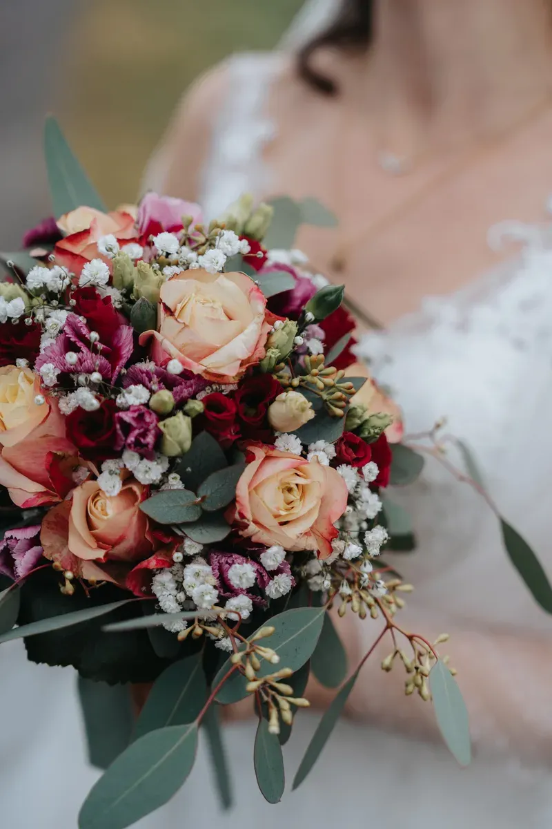 Reportage-Foto der standesamtlichen Winterhochzeit von Denise und Tobi in der Niederpleiser Mühle (Bild 11)