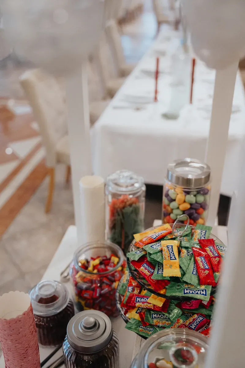 Reportage-Foto der standesamtlichen Winterhochzeit von Denise und Tobi in der Niederpleiser Mühle (Bild 32)