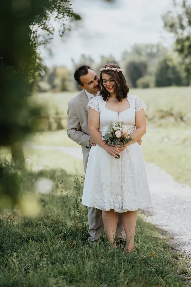 Reportage-Foto der standesamtlichen Trauung von Jessi und André in der Niederpleiser Mühle in Sankt Augustin (Bild 32)