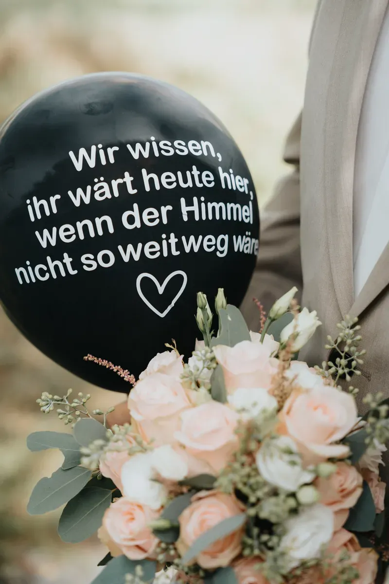 Reportage-Foto der standesamtlichen Trauung von Jessi und André in der Niederpleiser Mühle in Sankt Augustin (Bild 35)