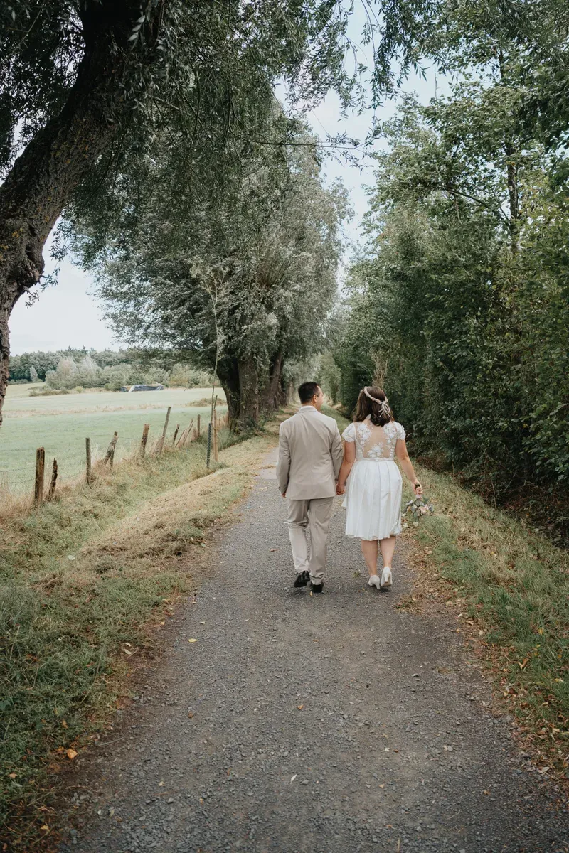 Reportage-Foto der standesamtlichen Trauung von Jessi und André in der Niederpleiser Mühle in Sankt Augustin (Bild 37)
