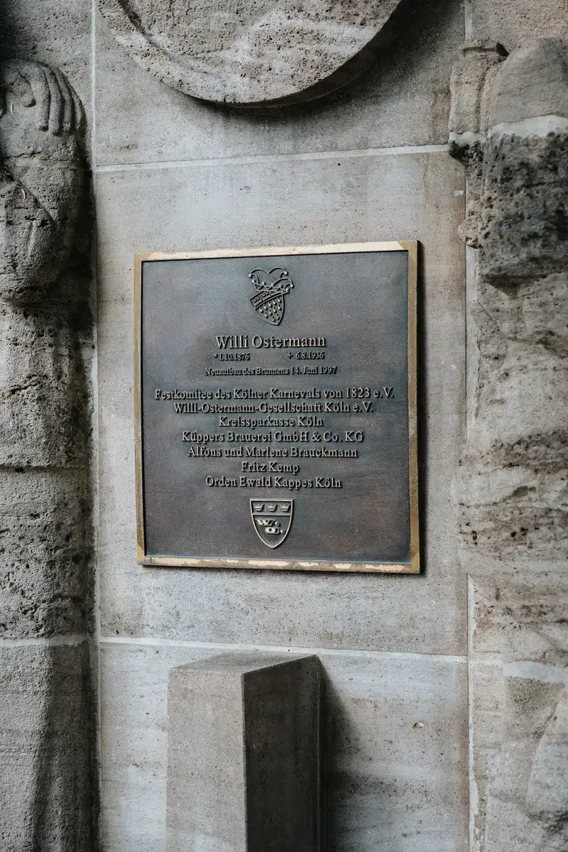 Reportage-Foto der standesamtlichen Trauung von Tabea und Maik im Historischen Rathaus Köln und der Altstadt (Bild 03)