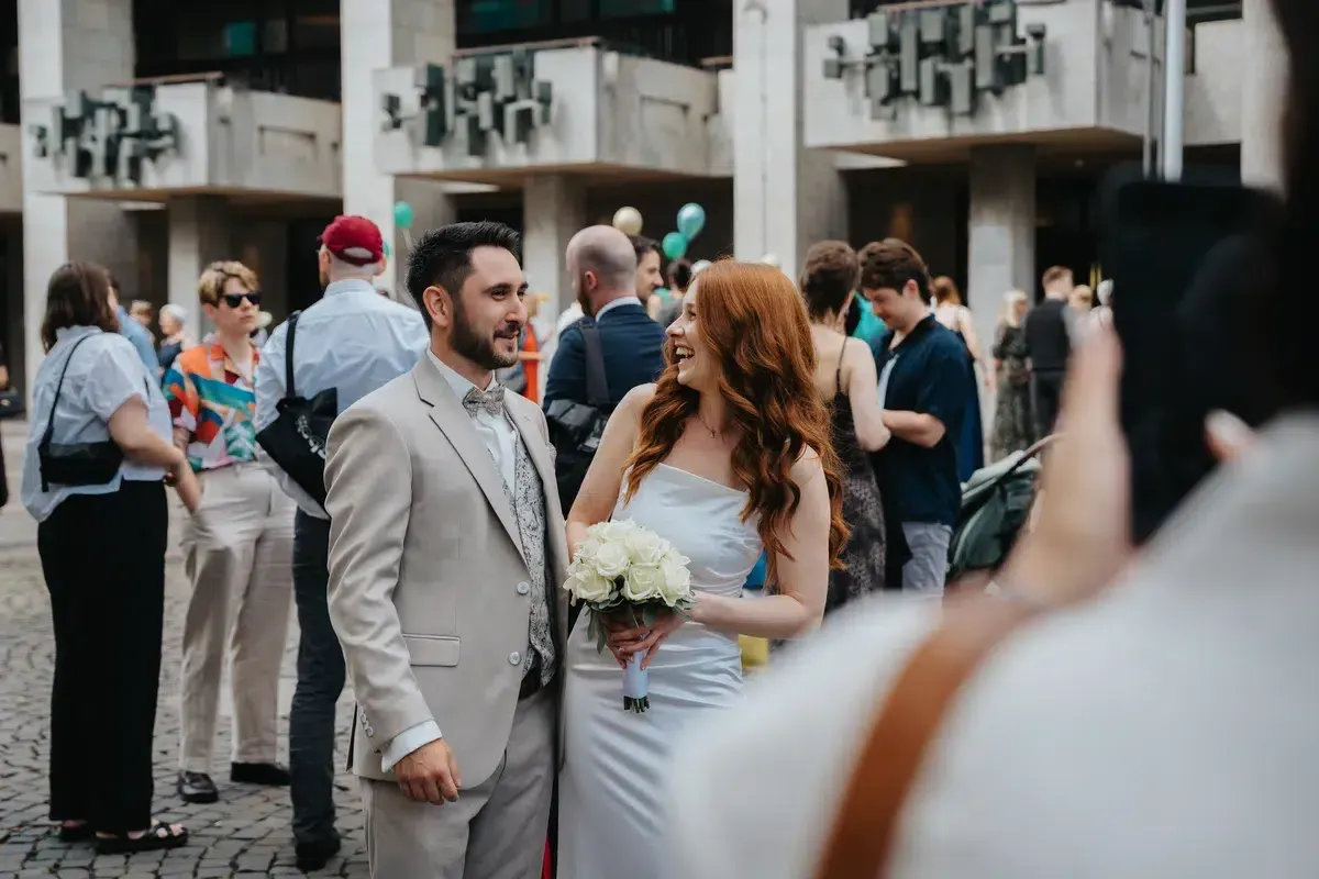Reportage-Foto der standesamtlichen Trauung von Tabea und Maik im Historischen Rathaus Köln und der Altstadt (Bild 21)