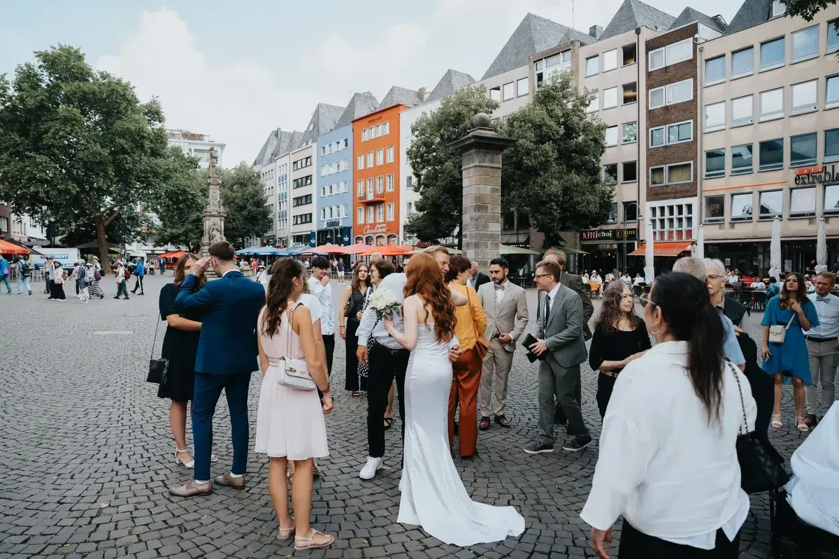 Reportage-Foto der standesamtlichen Trauung von Tabea und Maik im Historischen Rathaus Köln und der Altstadt (Bild 27)