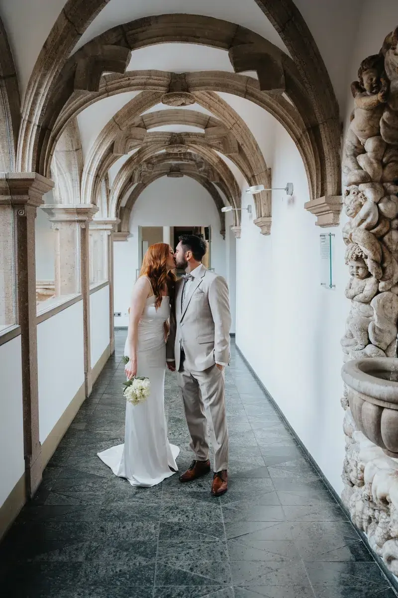 Reportage-Foto der standesamtlichen Trauung von Tabea und Maik im Historischen Rathaus Köln und der Altstadt (Bild 36)