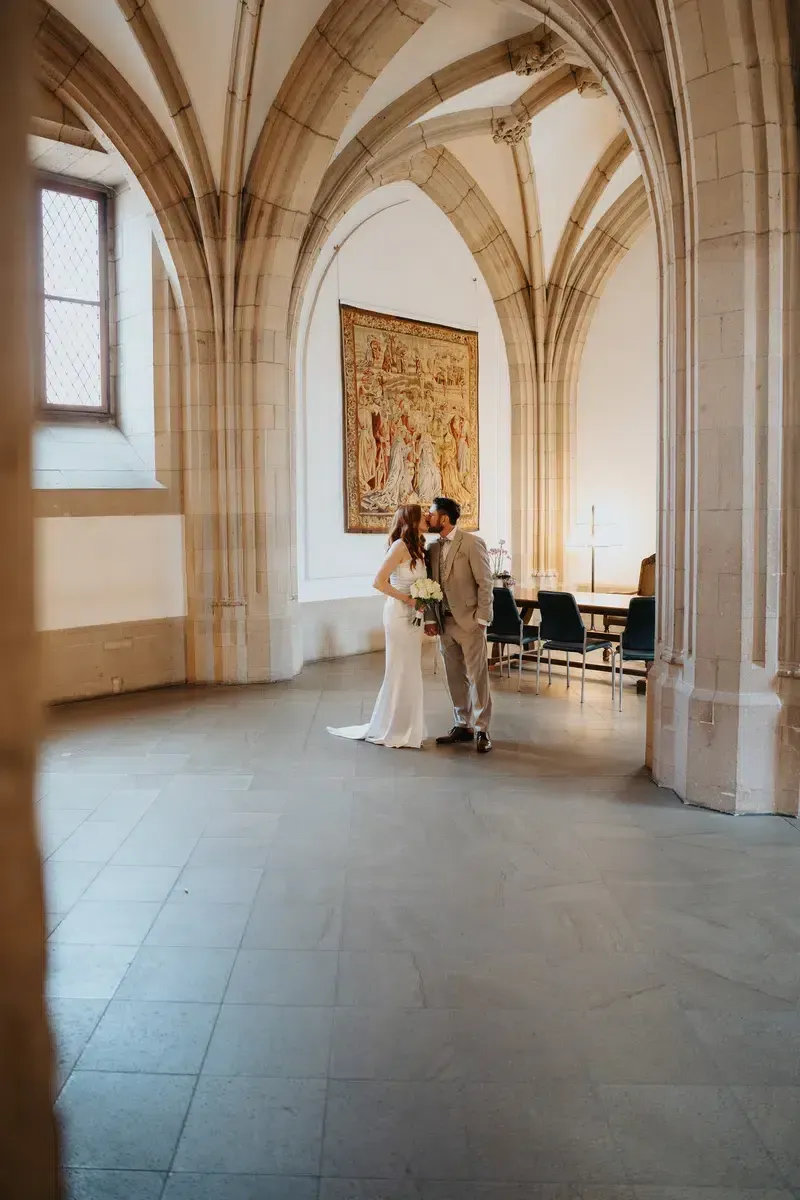Reportage-Foto der standesamtlichen Trauung von Tabea und Maik im Historischen Rathaus Köln und der Altstadt (Bild 51)