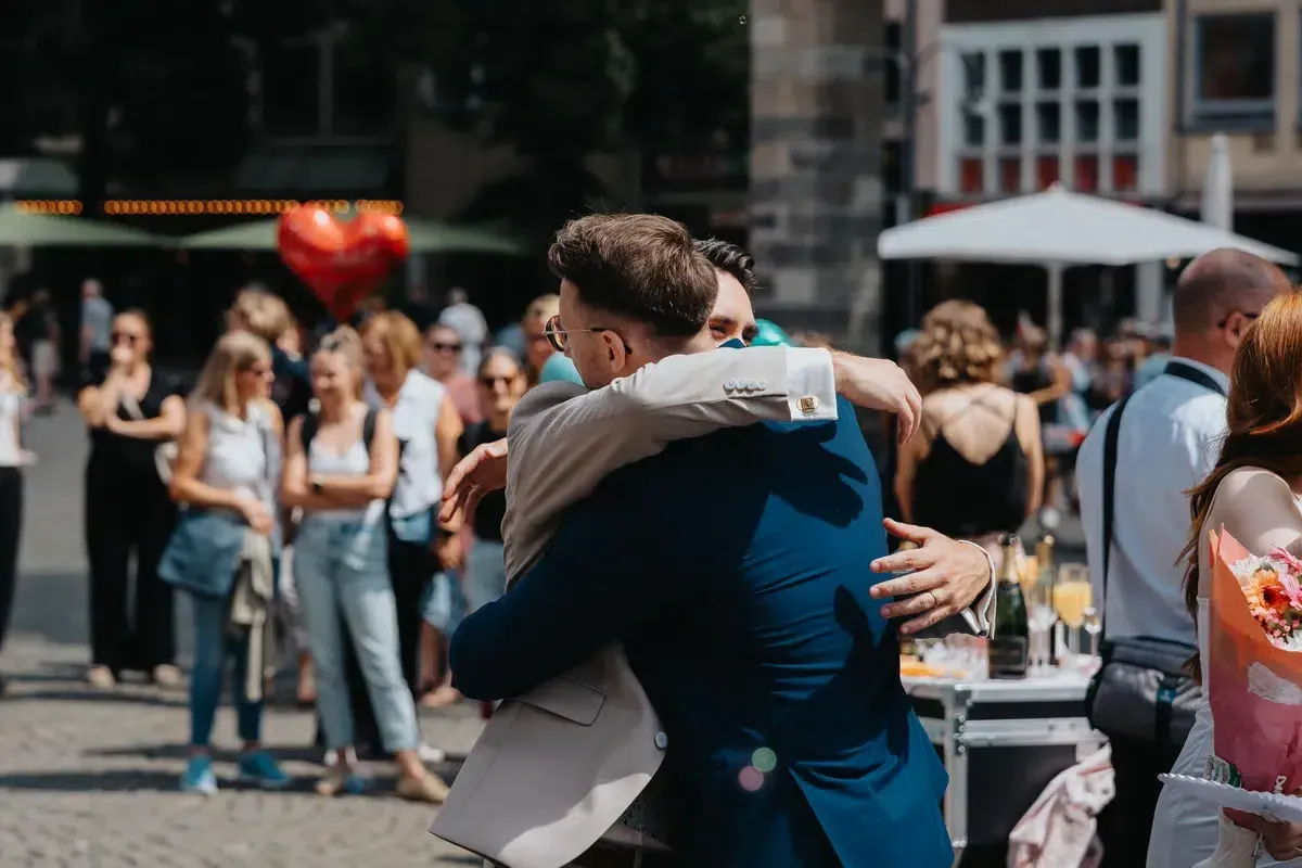 Reportage-Foto der standesamtlichen Trauung von Tabea und Maik im Historischen Rathaus Köln und der Altstadt (Bild 63)
