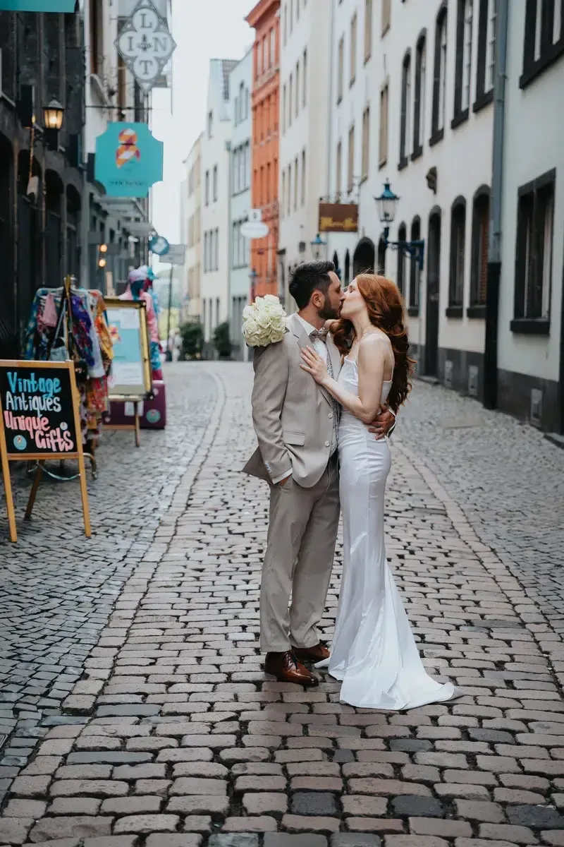 Reportage-Foto der standesamtlichen Trauung von Tabea und Maik im Historischen Rathaus Köln und der Altstadt (Bild 74)