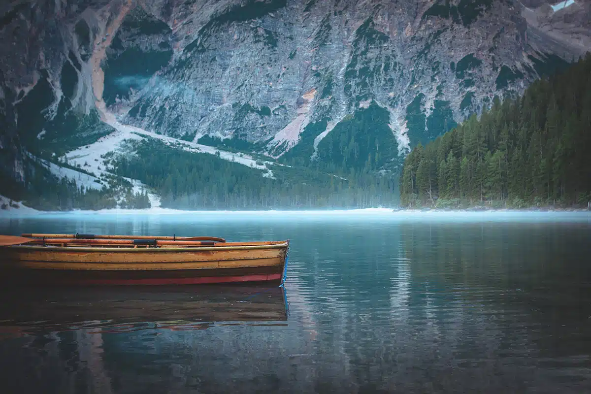 Boot auf dem Pragser Wildsee.