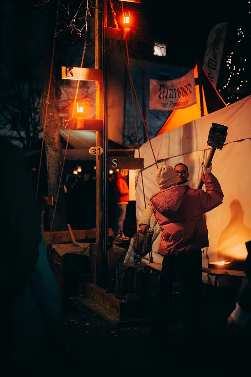 Hau den Lukas auf dem mittelalterlichen Markt in Siegburg.